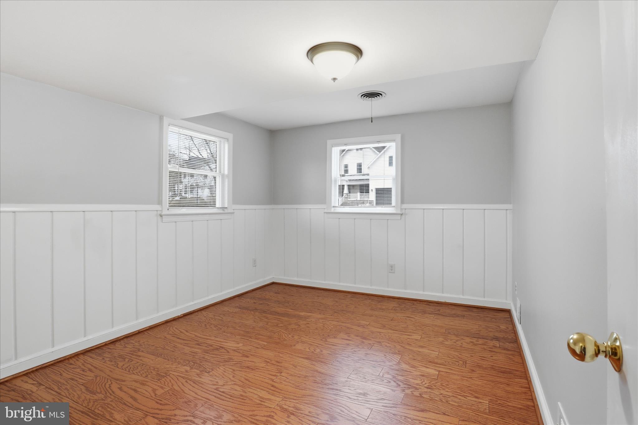 3936 N WAKEFIELD STREET