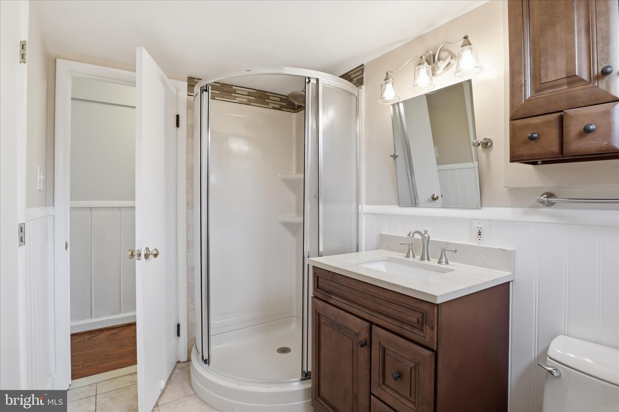 3936 N WAKEFIELD STREET