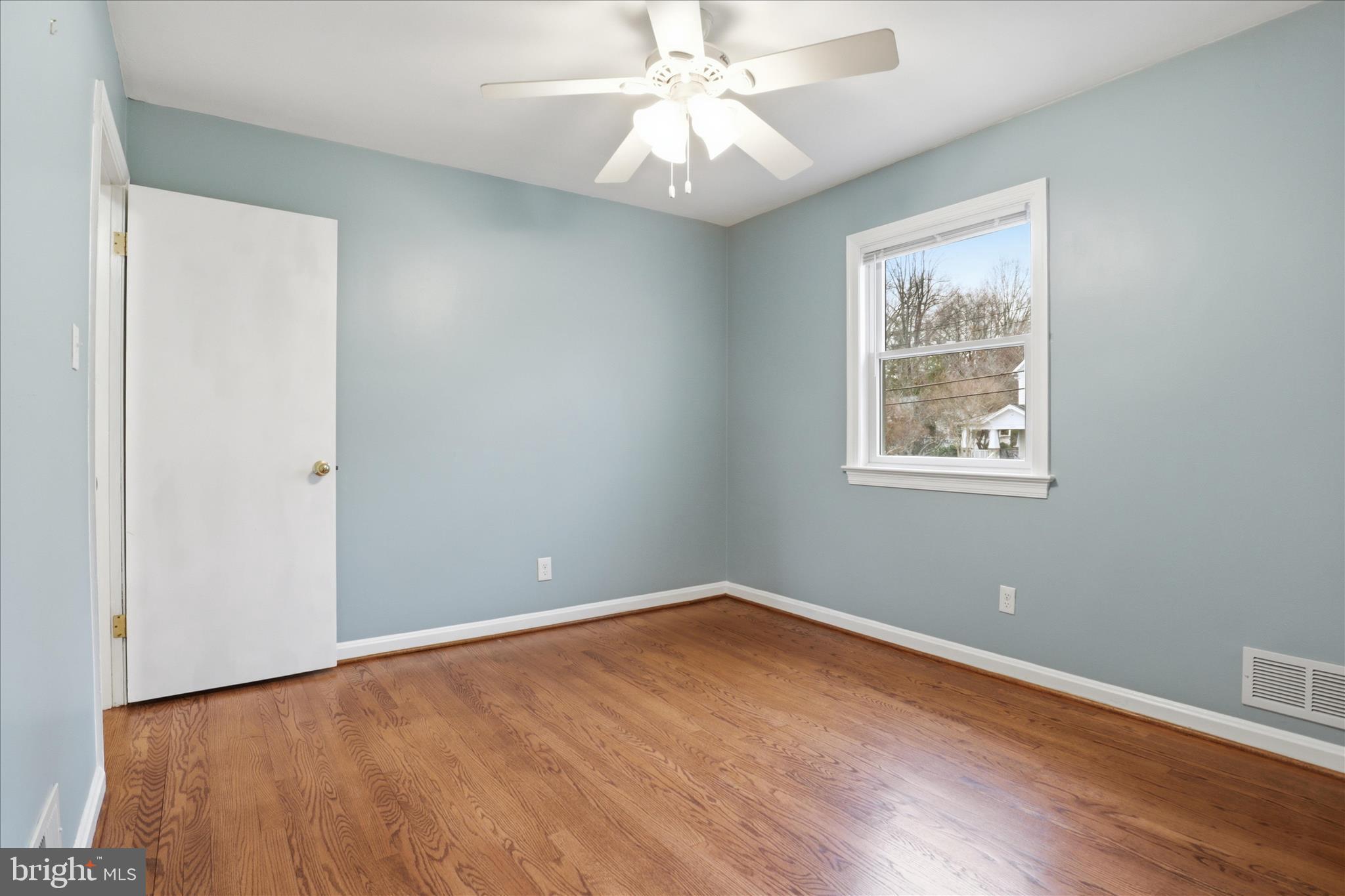 3936 N WAKEFIELD STREET