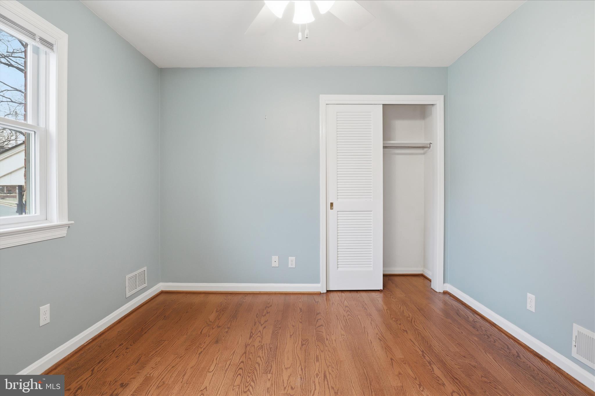 3936 N WAKEFIELD STREET