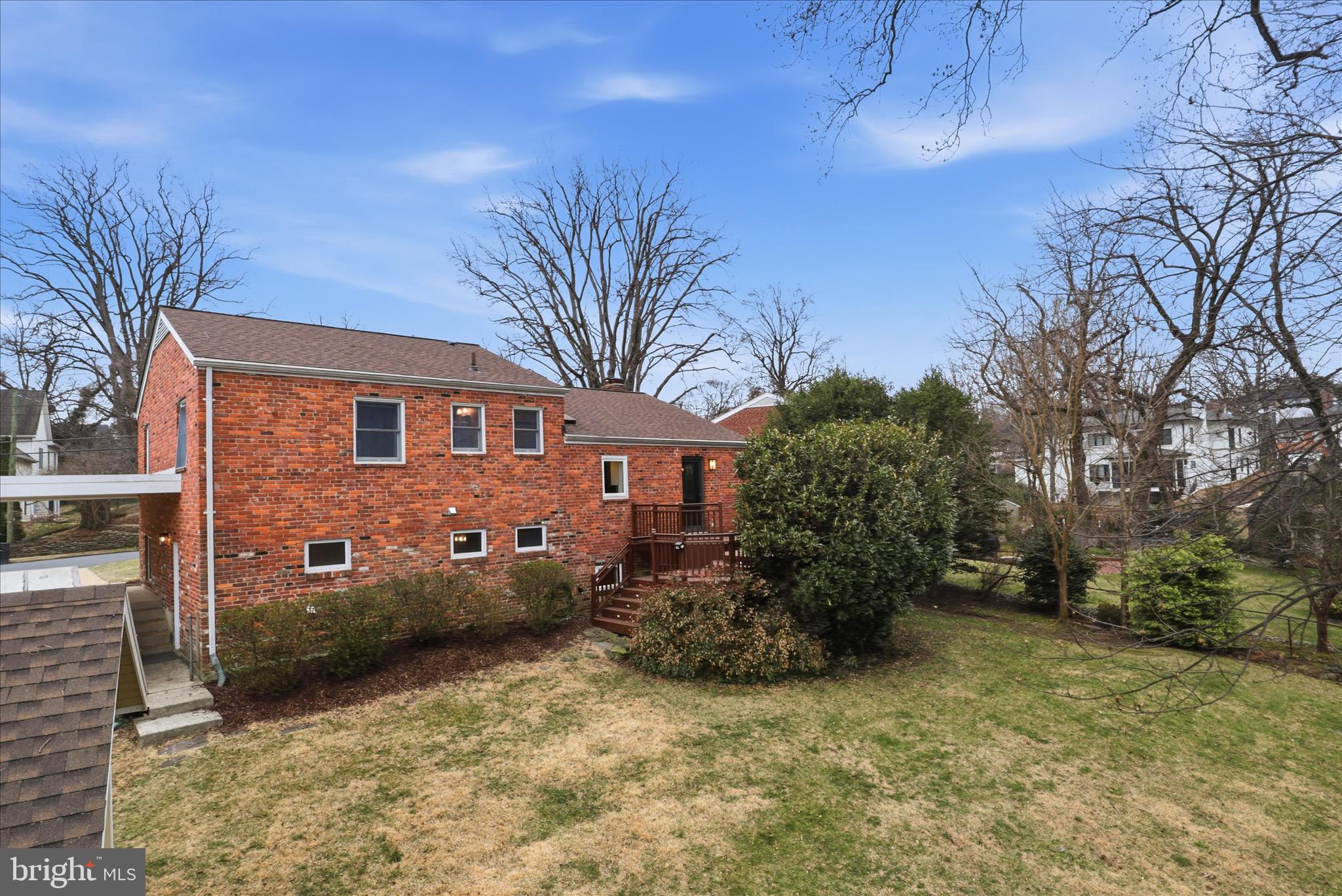 3936 N WAKEFIELD STREET