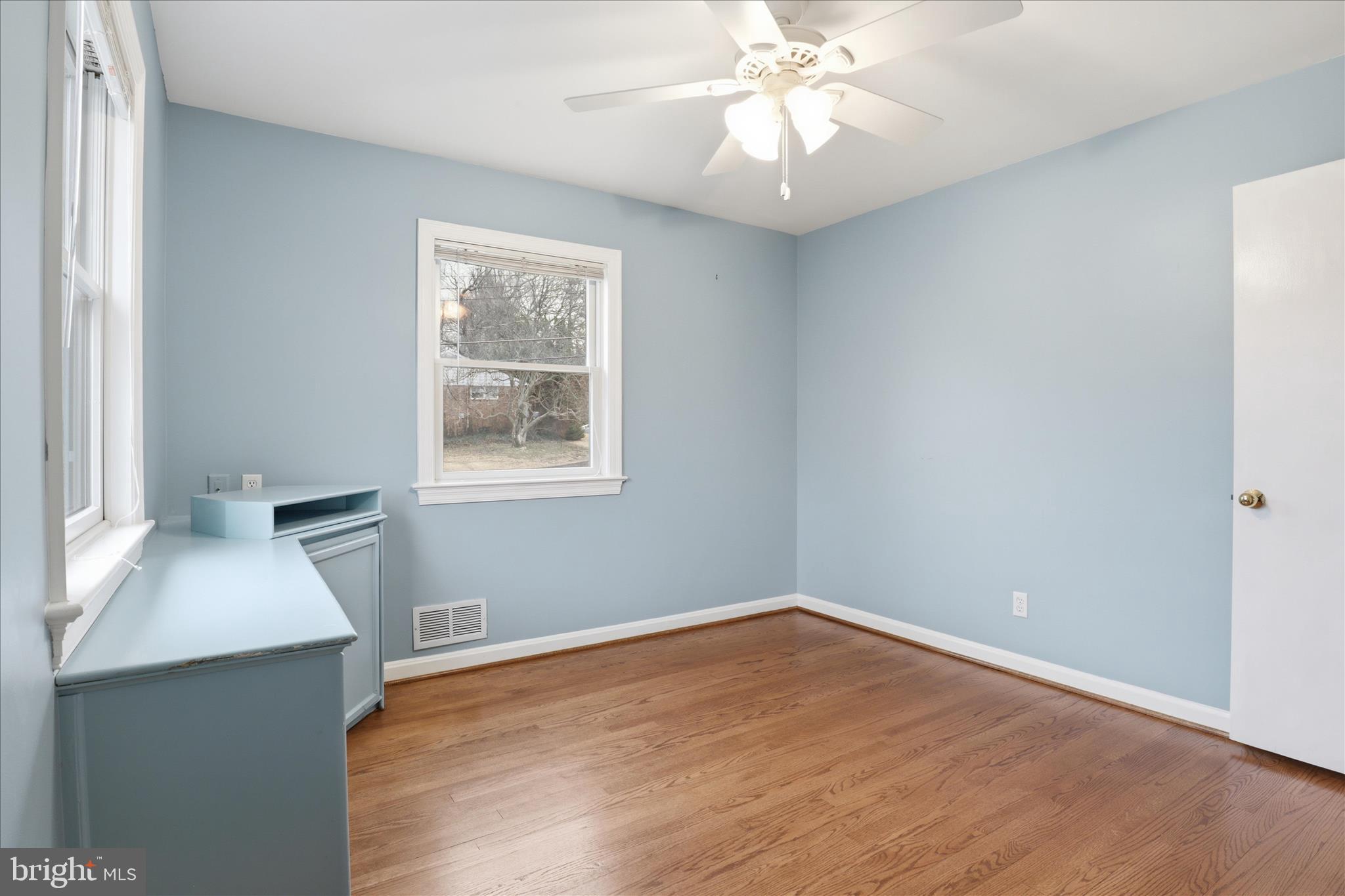 3936 N WAKEFIELD STREET