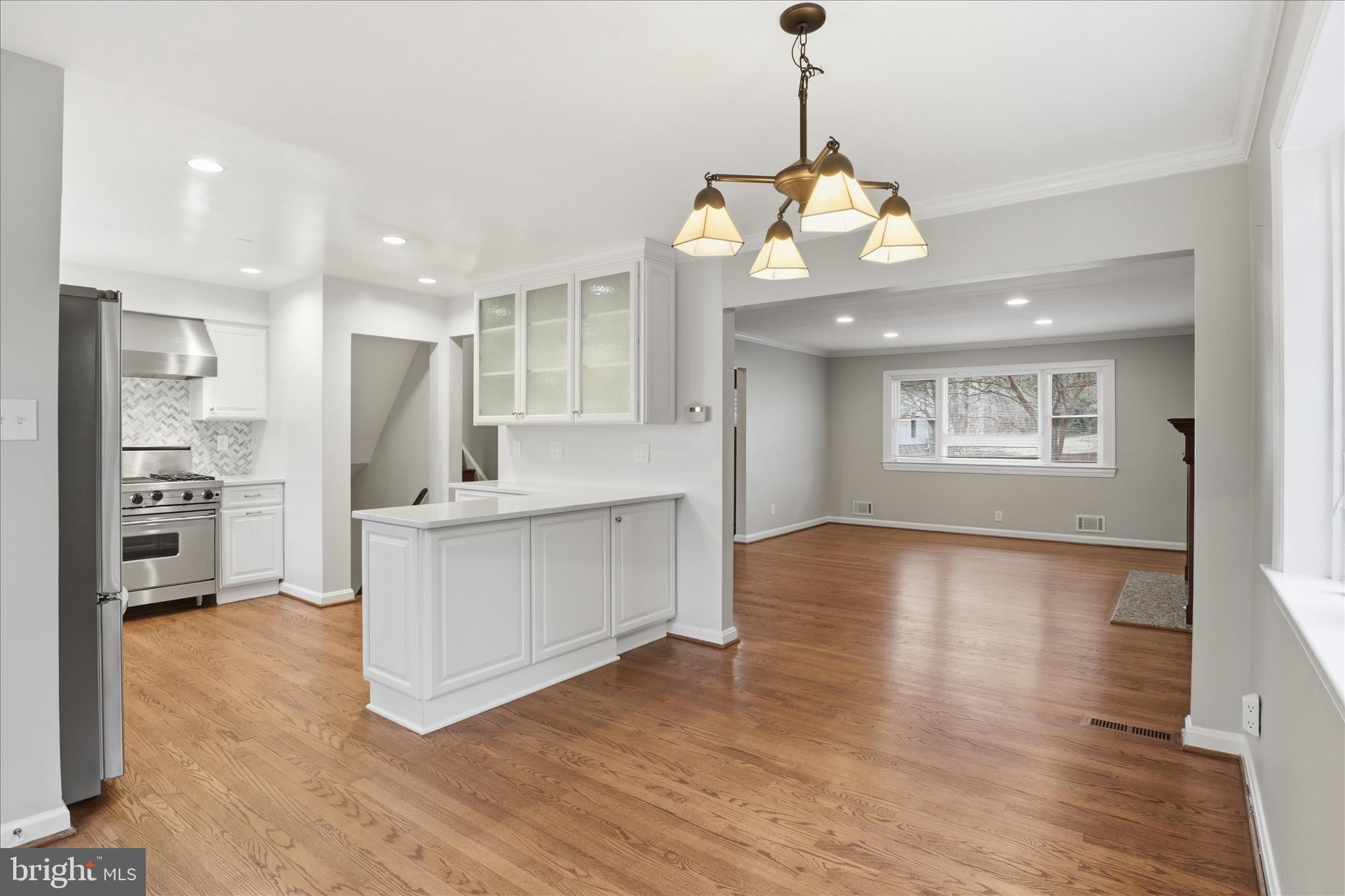 3936 N WAKEFIELD STREET