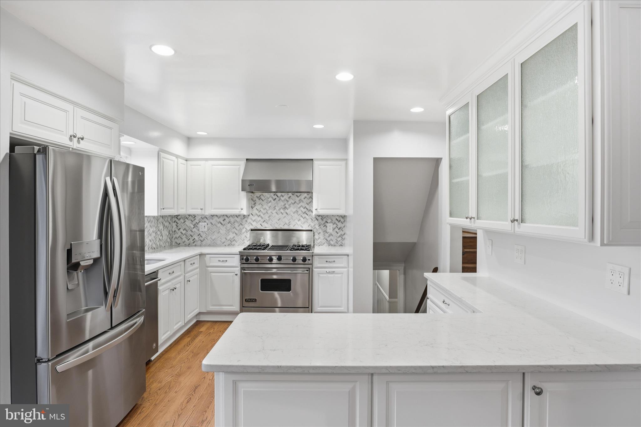 3936 N WAKEFIELD STREET