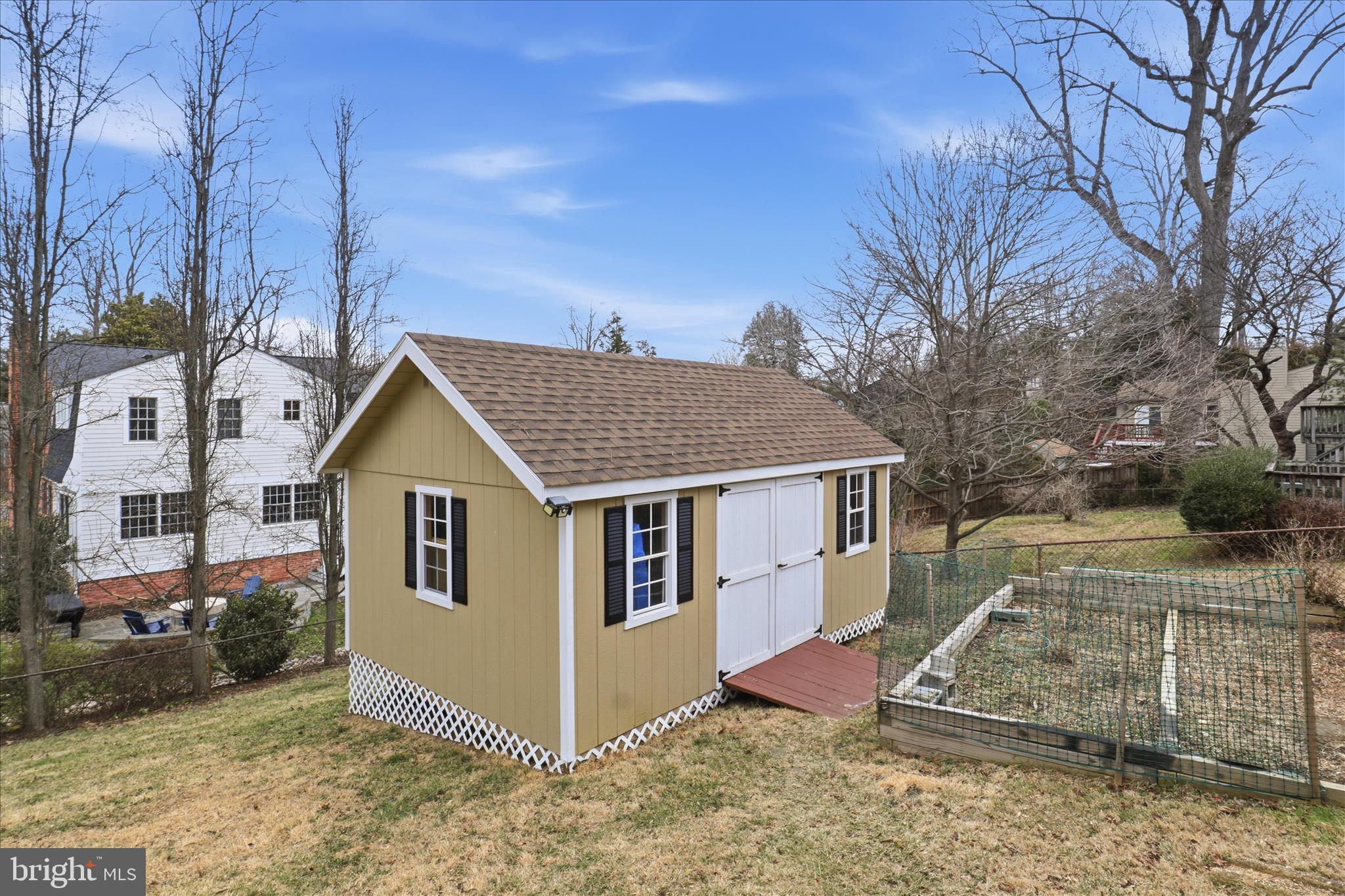 3936 N WAKEFIELD STREET