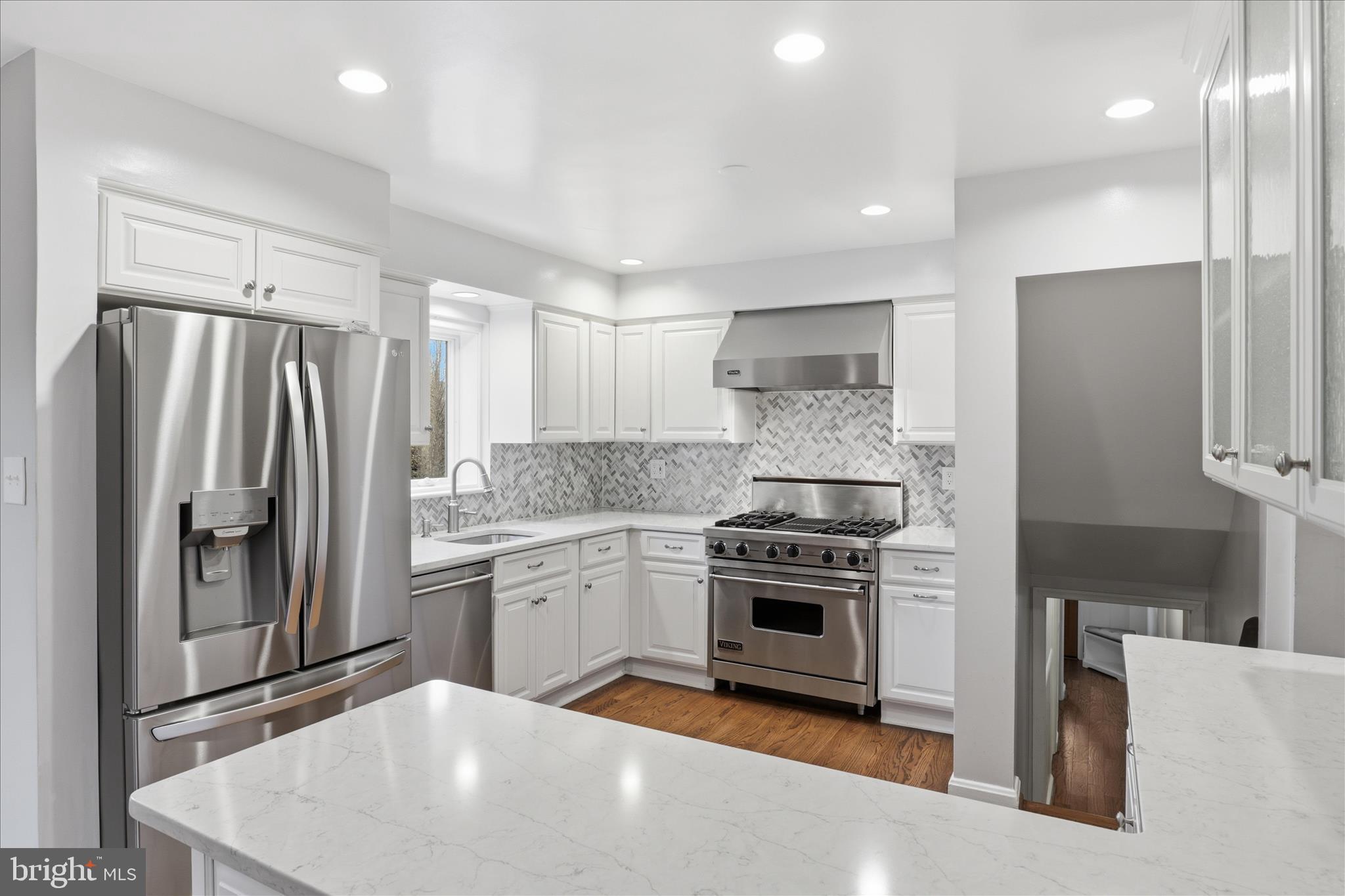 3936 N WAKEFIELD STREET