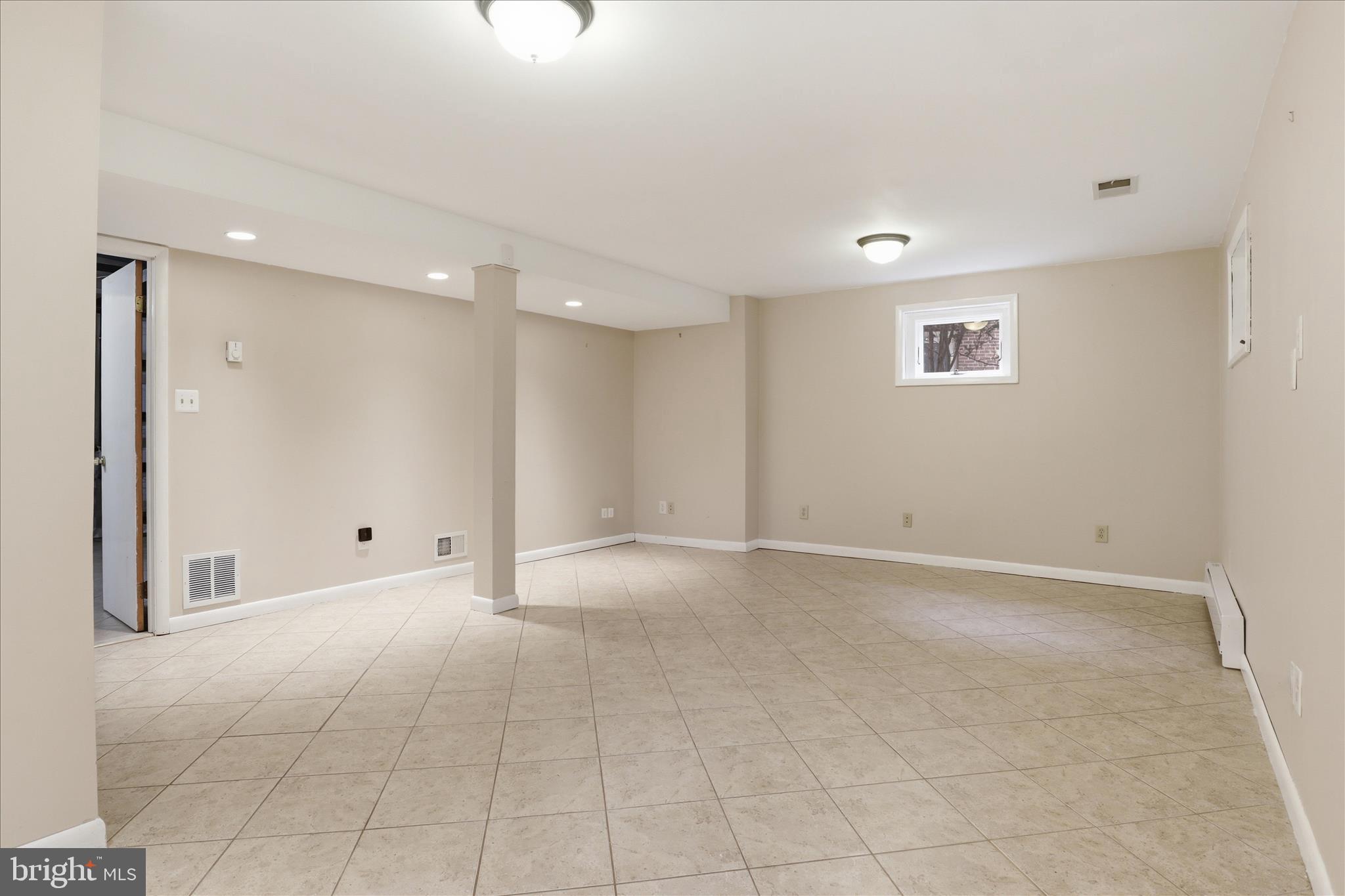 3936 N WAKEFIELD STREET