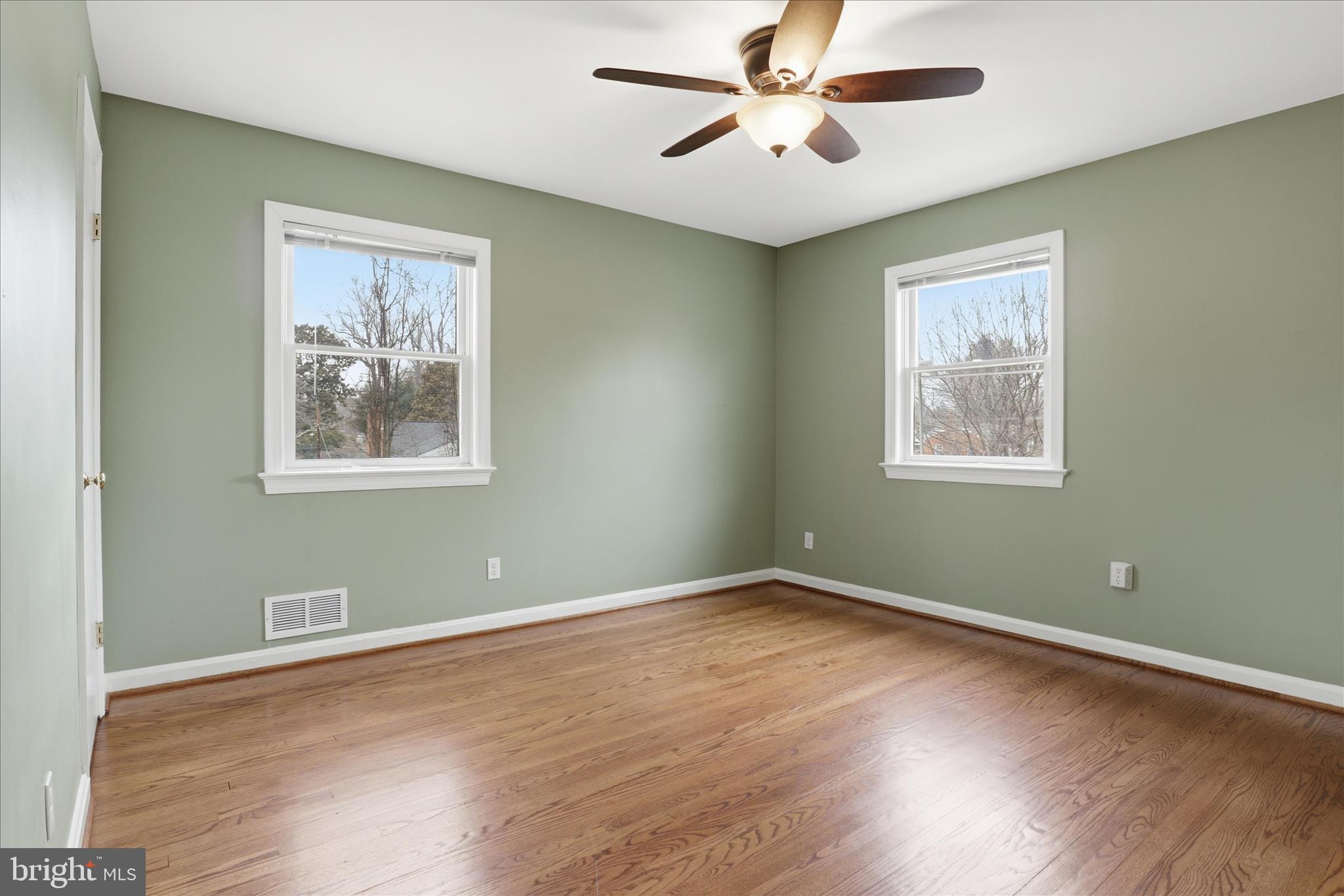 3936 N WAKEFIELD STREET