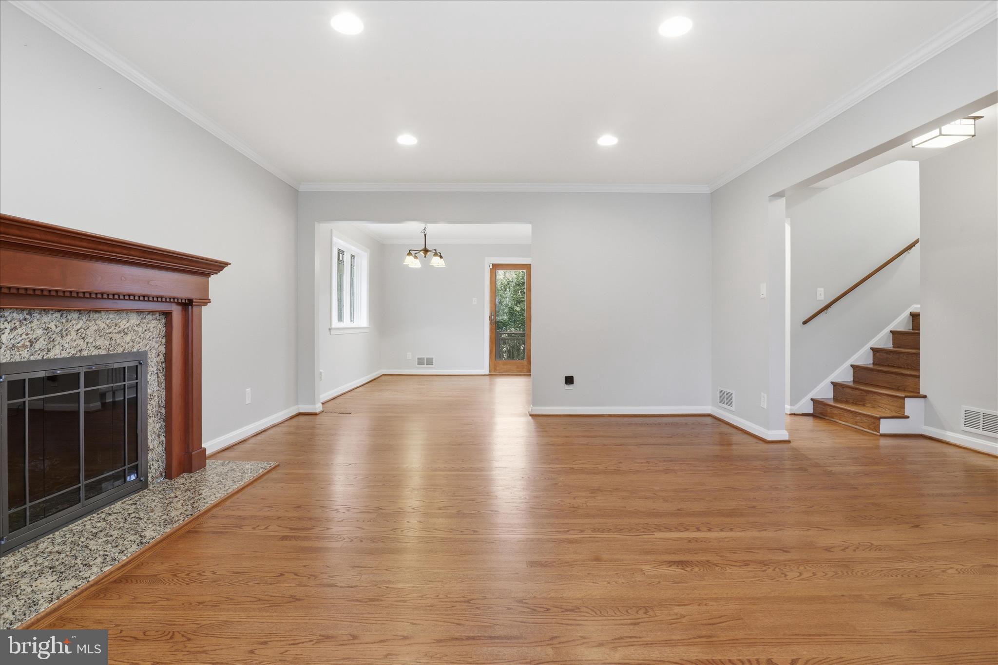 3936 N WAKEFIELD STREET