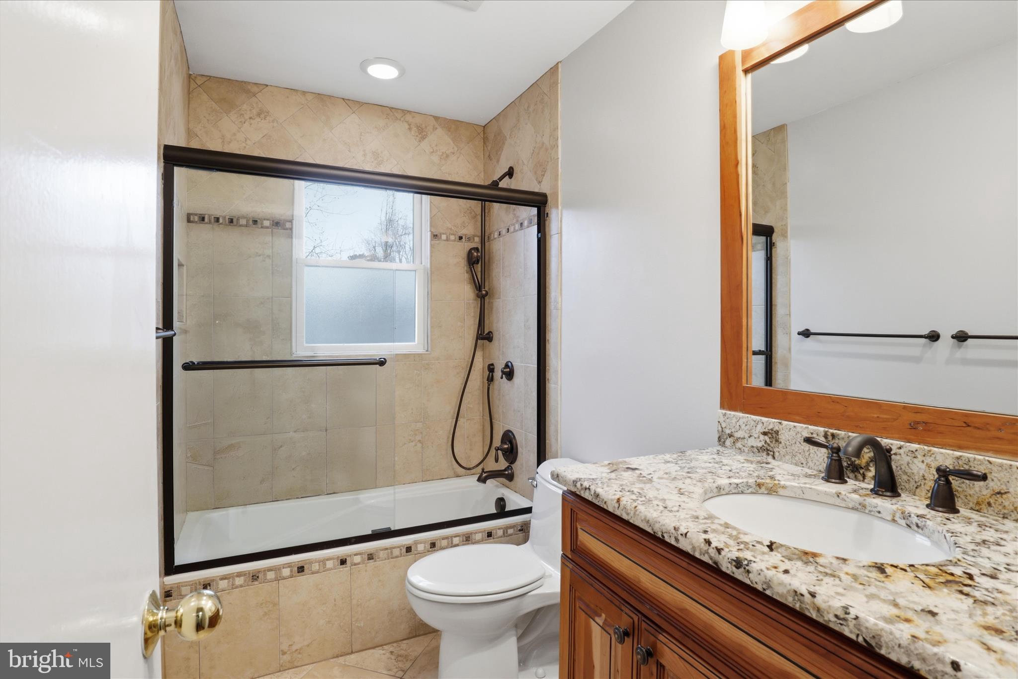 3936 N WAKEFIELD STREET