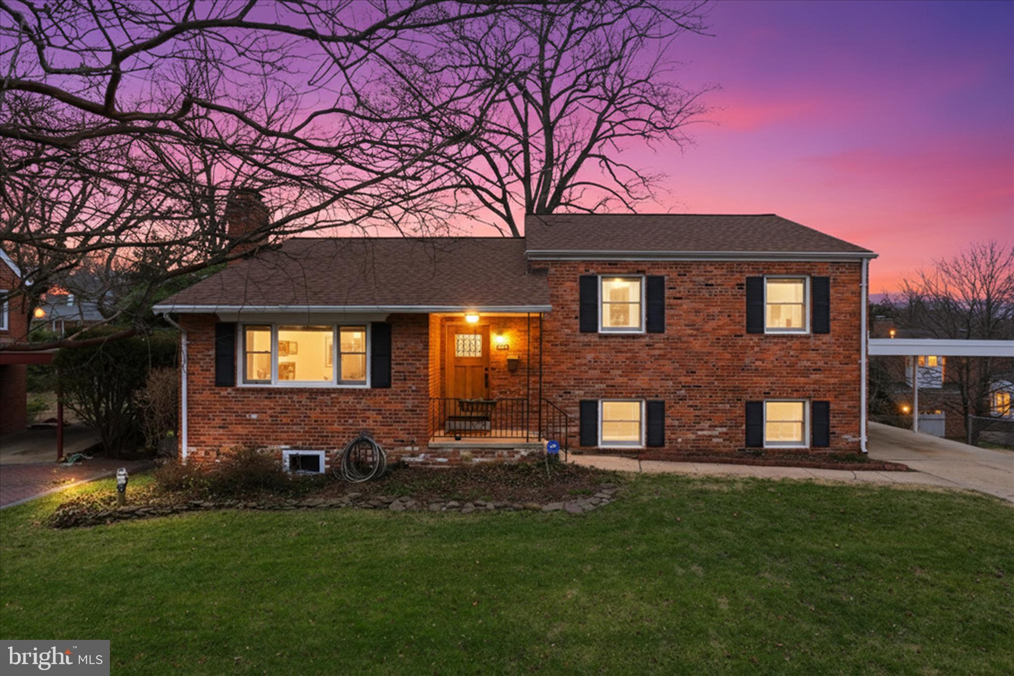 3936 N WAKEFIELD STREET