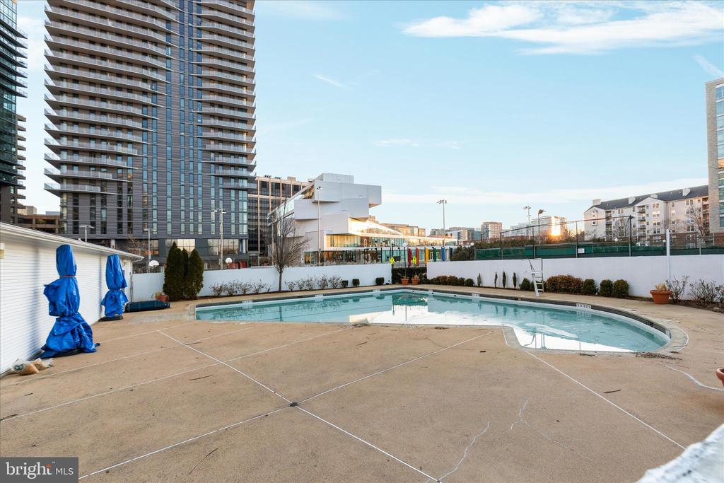 1530 KEY BOULEVARD 401