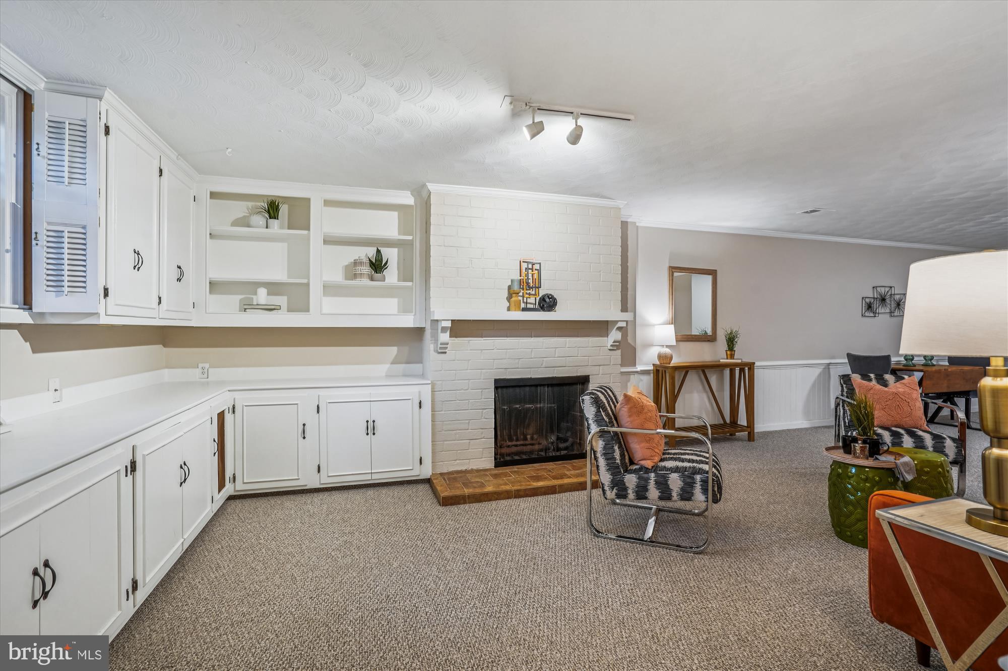 24 S ABINGDON STREET