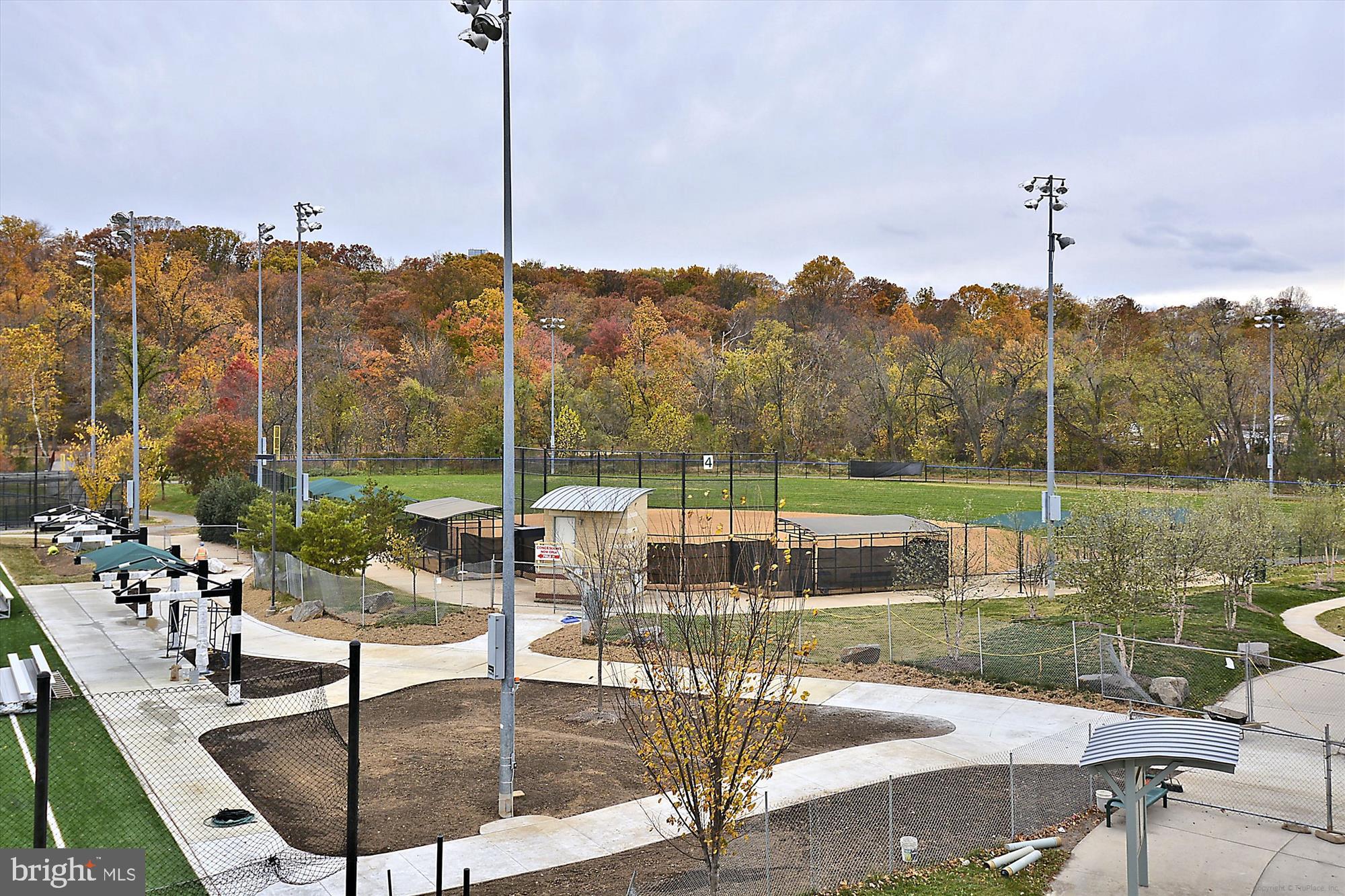 24 S ABINGDON STREET