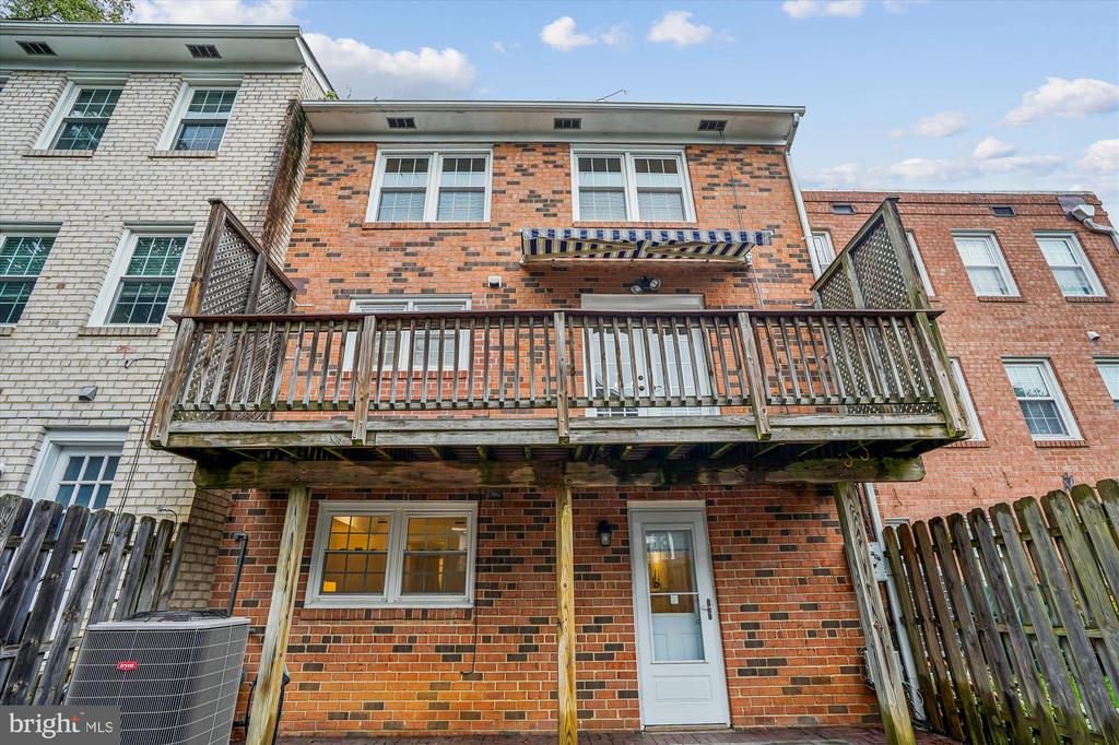 24 S ABINGDON STREET
