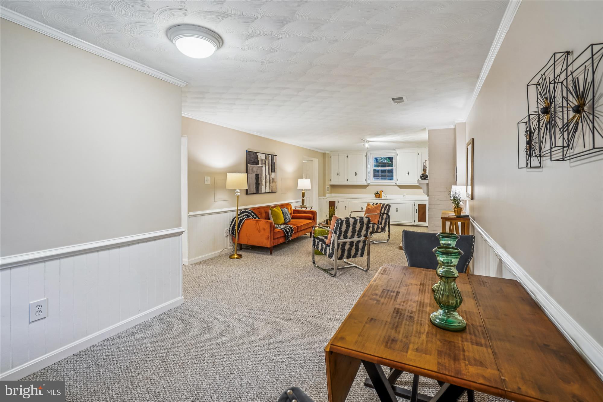 24 S ABINGDON STREET