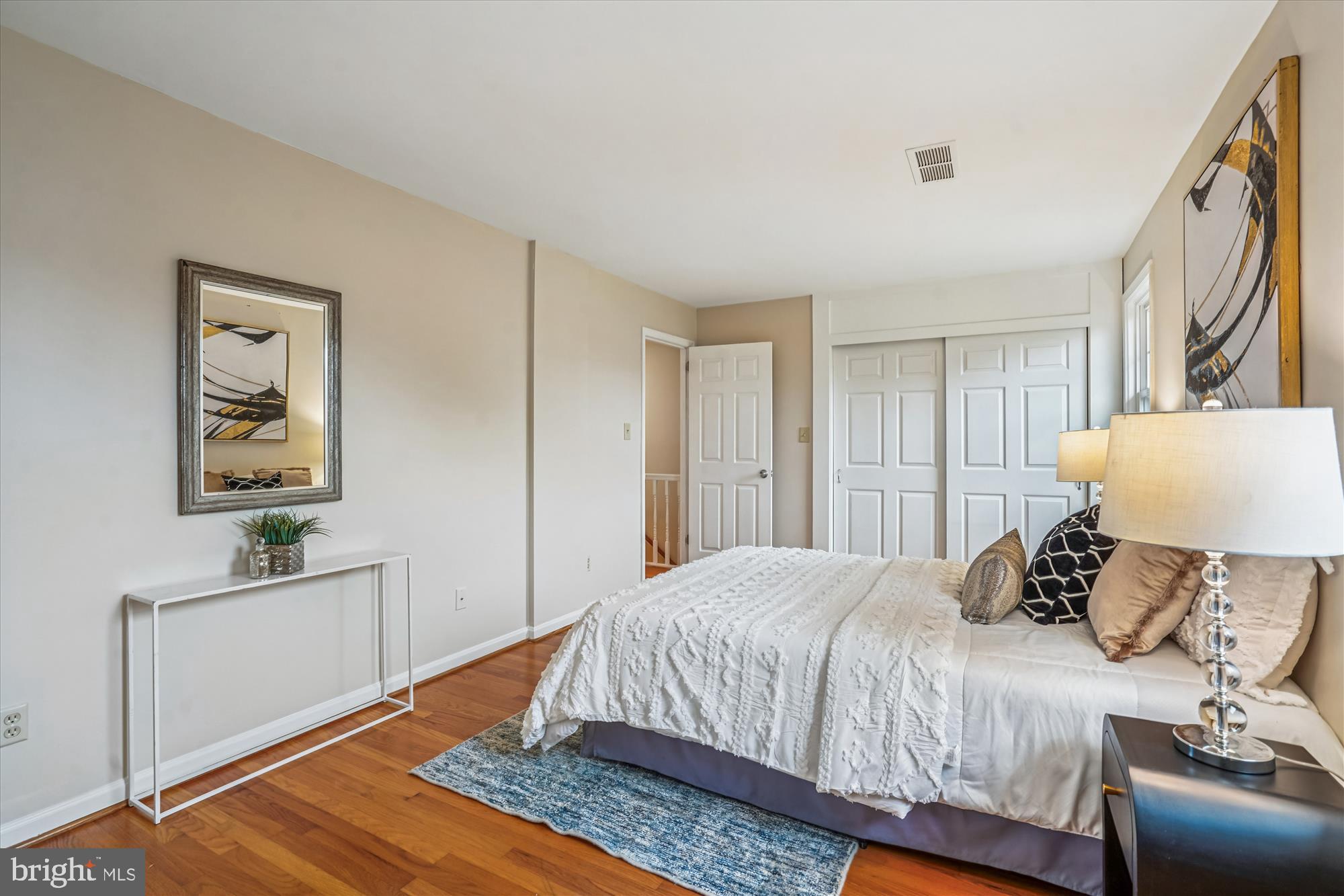 24 S ABINGDON STREET