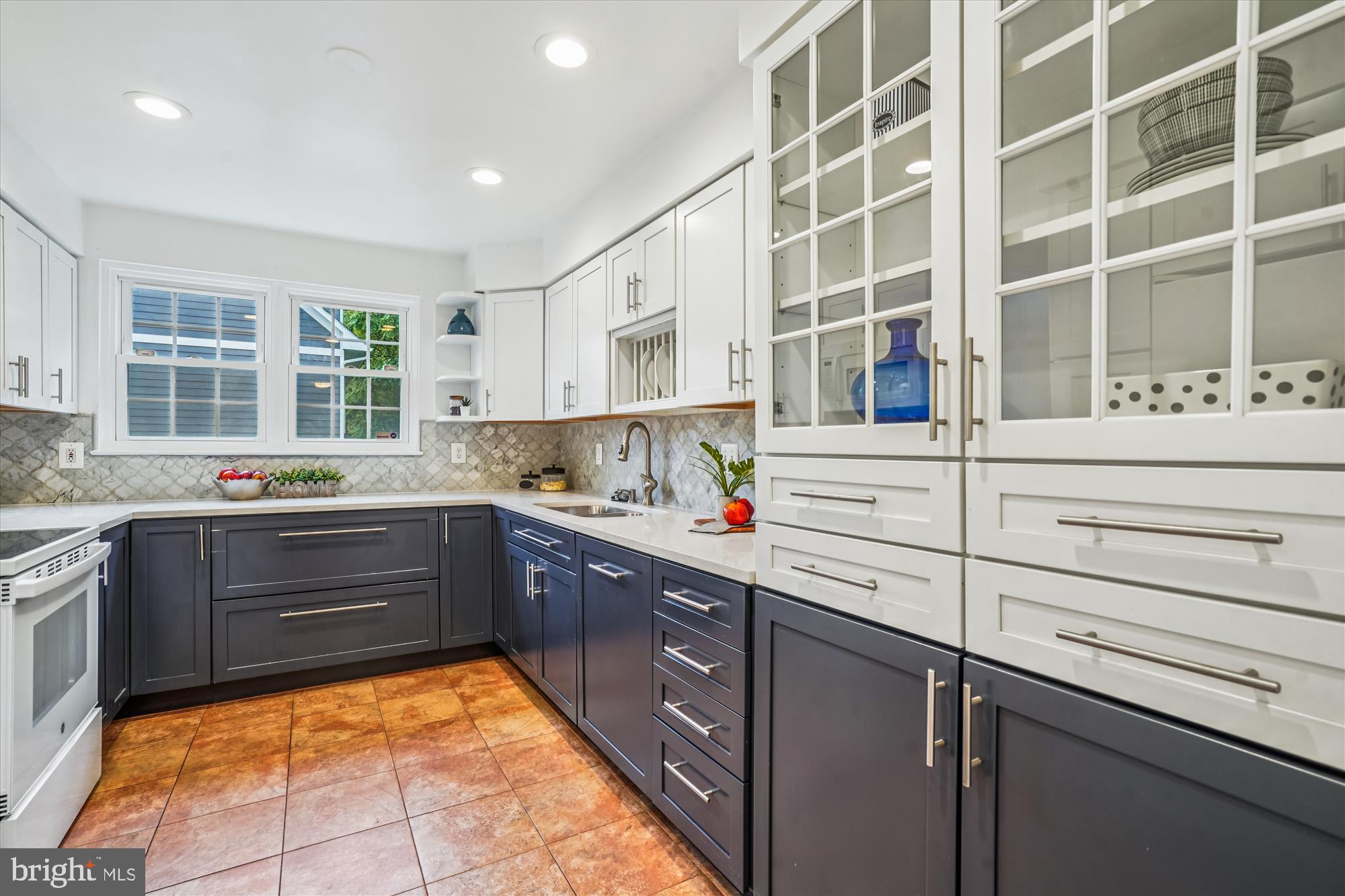 24 S ABINGDON STREET