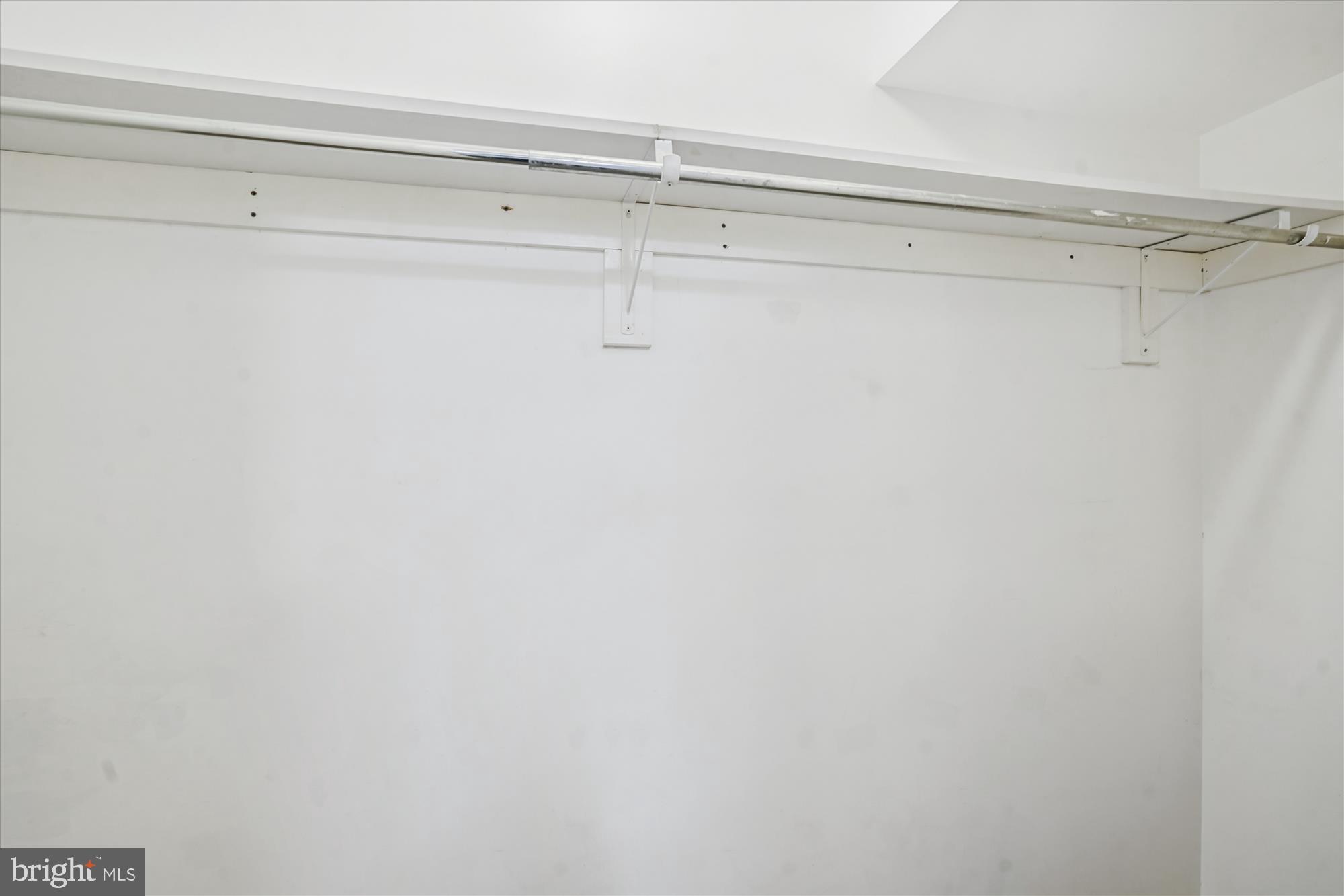 24 S ABINGDON STREET