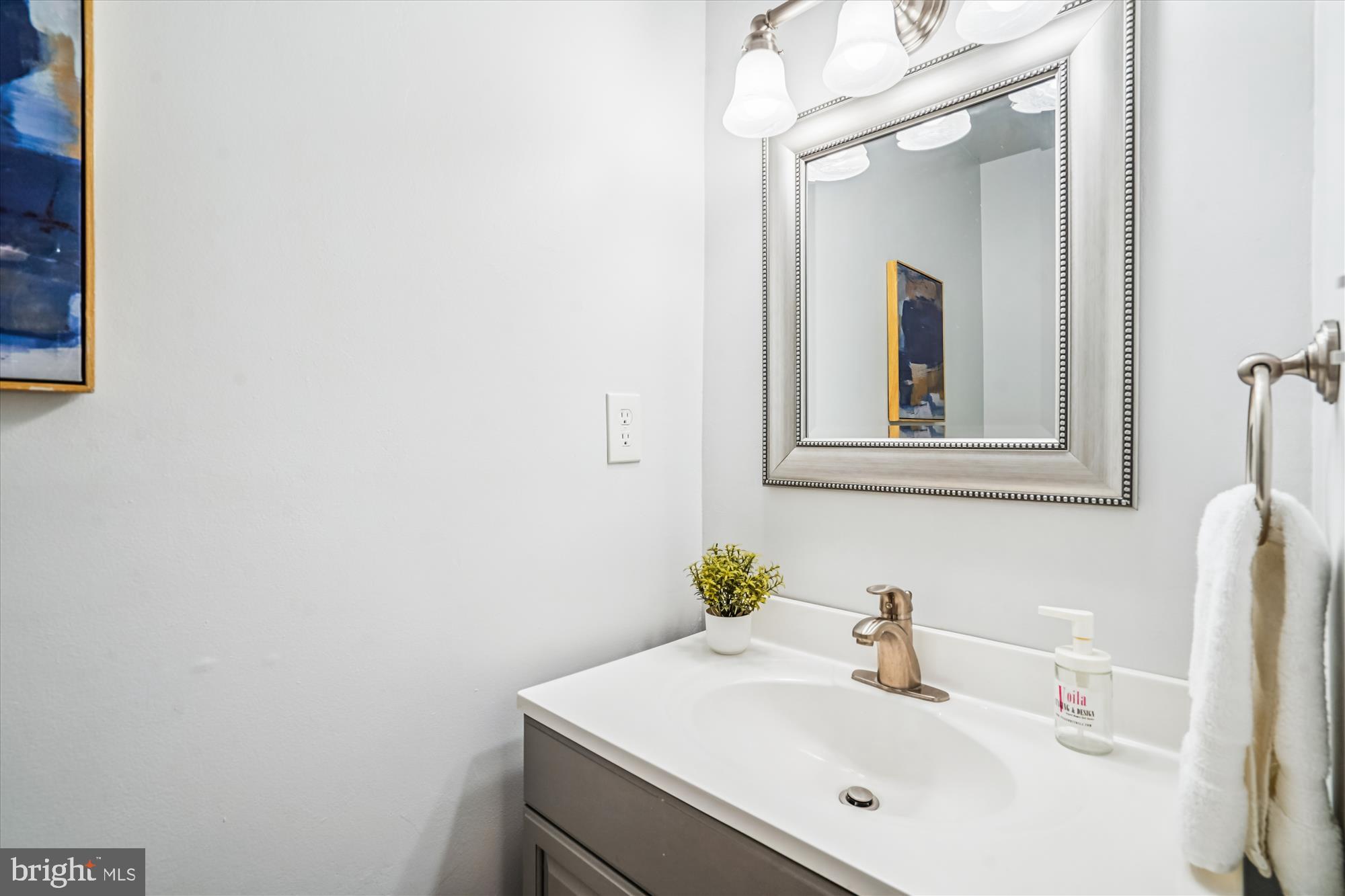 24 S ABINGDON STREET