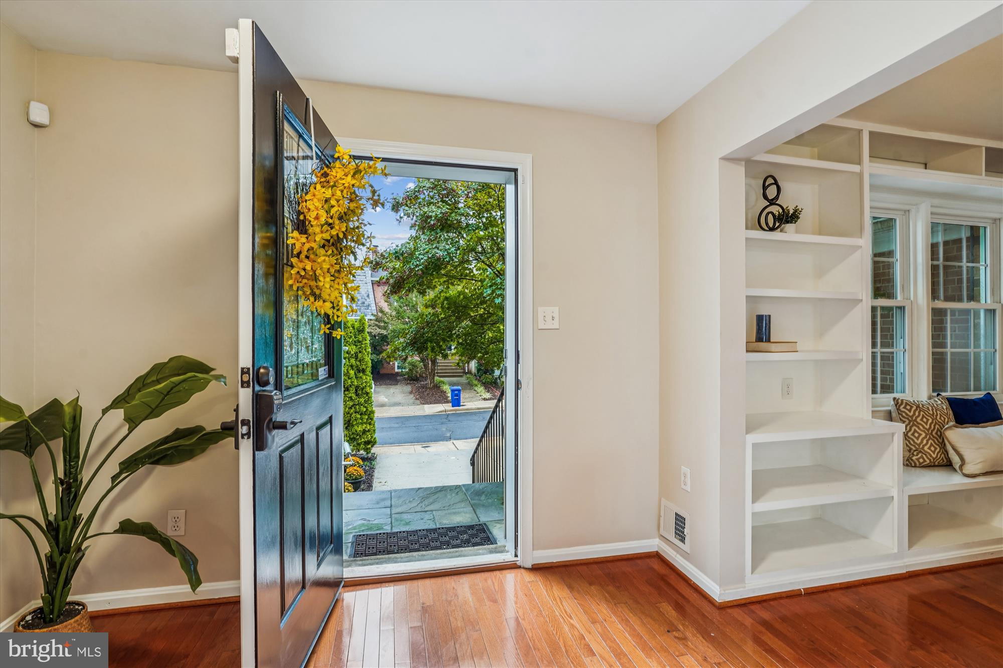 24 S ABINGDON STREET