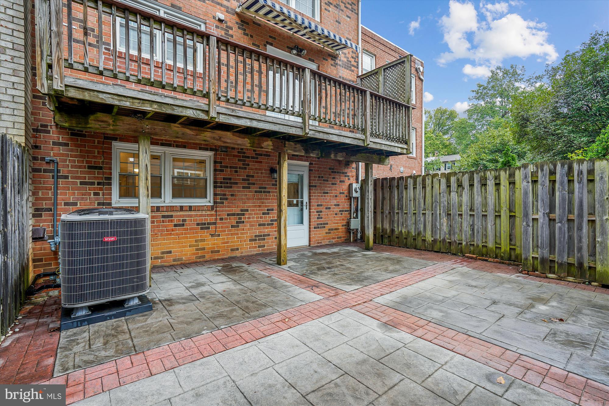 24 S ABINGDON STREET