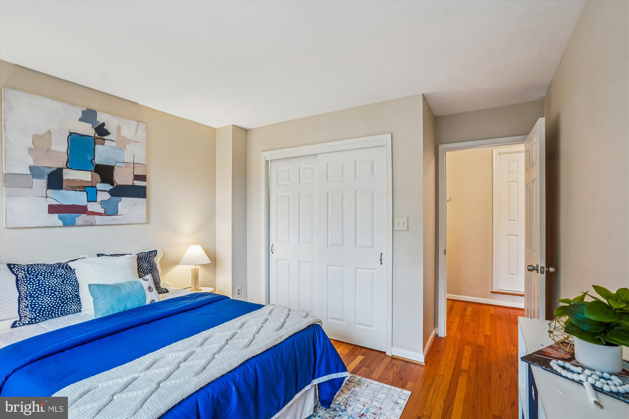 24 S ABINGDON STREET