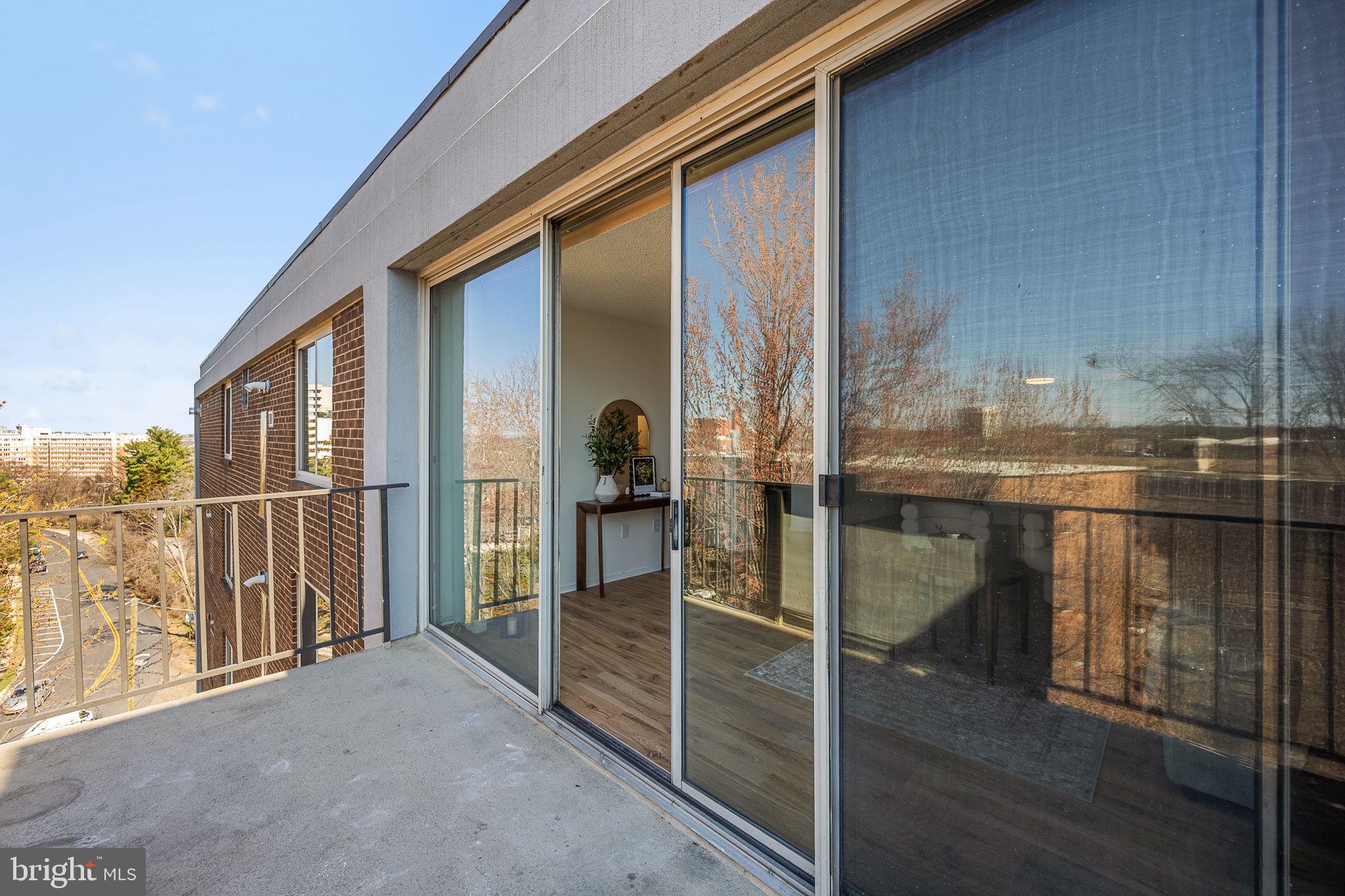 1515 S ARLINGTON RIDGE ROAD 703