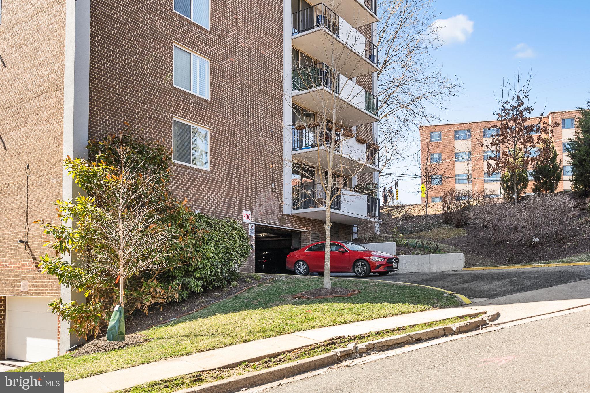 1515 S ARLINGTON RIDGE ROAD 703