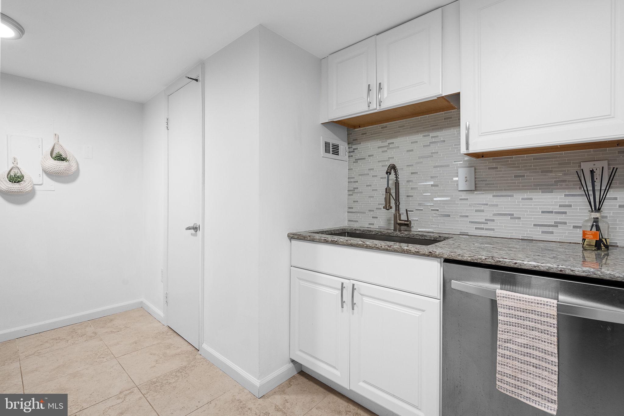 1515 S ARLINGTON RIDGE ROAD 703