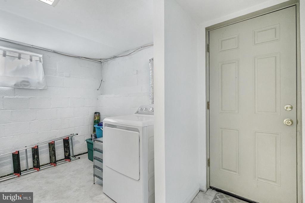 6563 WILLIAMSBURG BOULEVARD