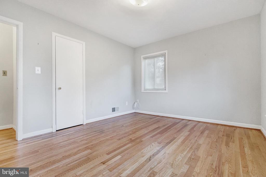 6563 WILLIAMSBURG BOULEVARD
