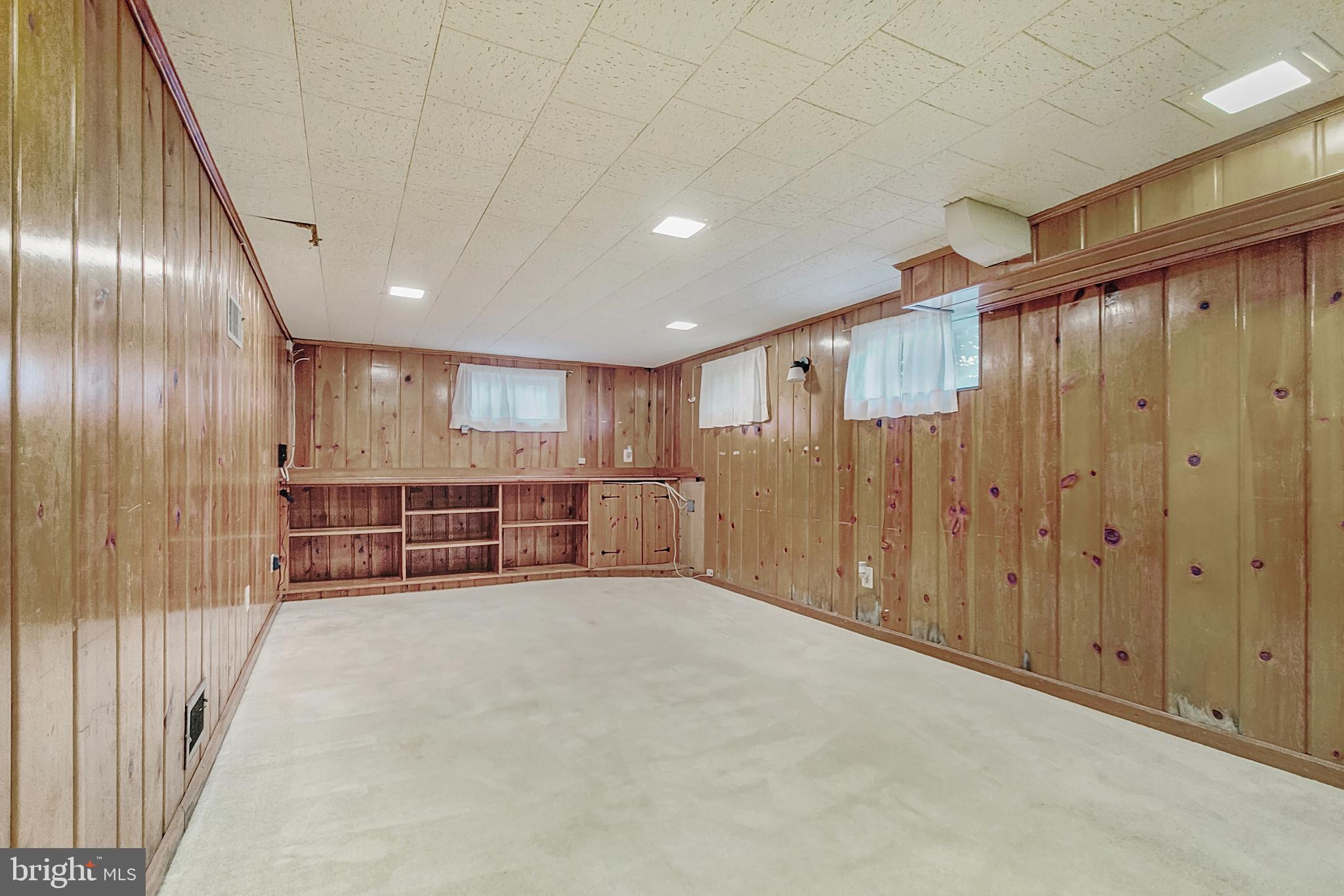 6563 WILLIAMSBURG BOULEVARD