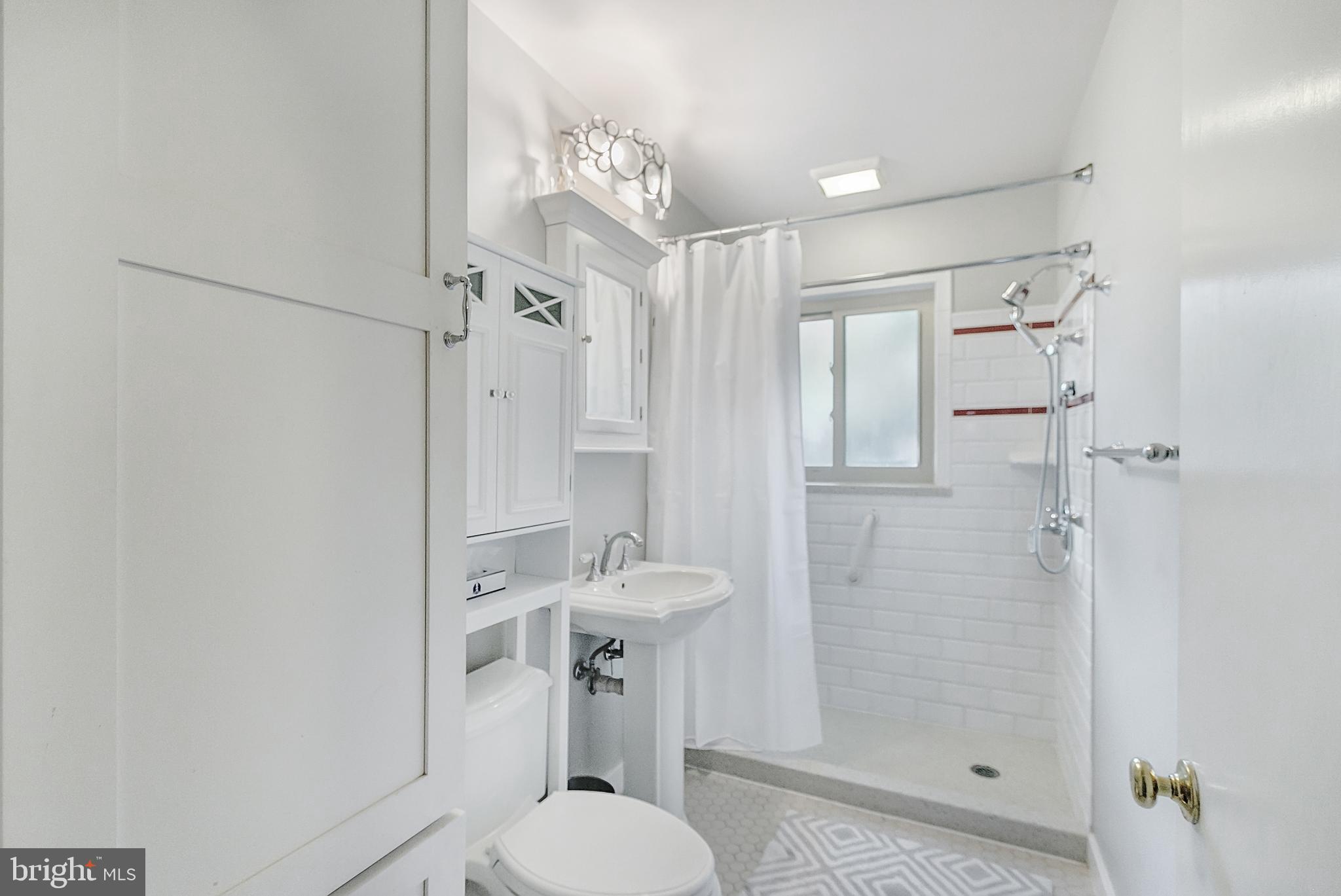 6563 WILLIAMSBURG BOULEVARD