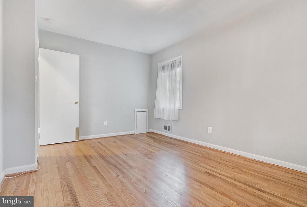 6563 WILLIAMSBURG BOULEVARD