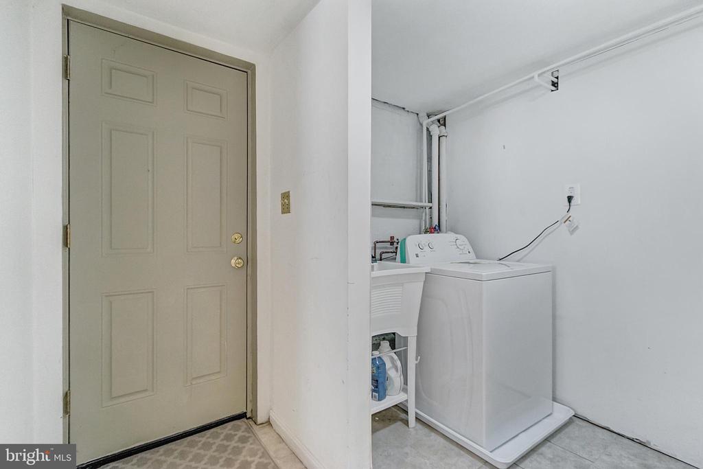 6563 WILLIAMSBURG BOULEVARD