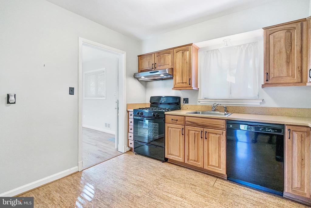 6563 WILLIAMSBURG BOULEVARD