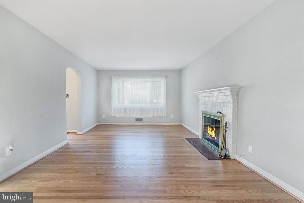 6563 WILLIAMSBURG BOULEVARD