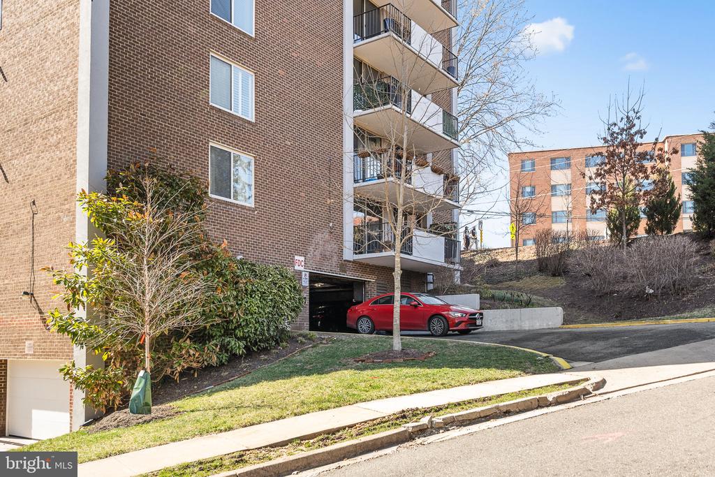 1515 S ARLINGTON RIDGE ROAD 703