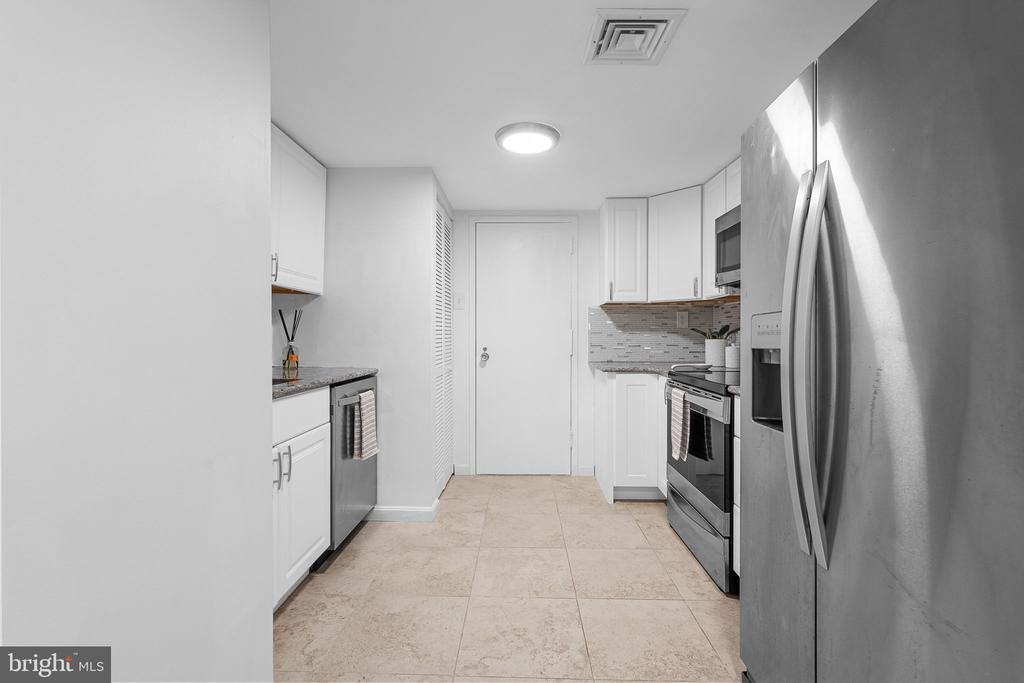 1515 S ARLINGTON RIDGE ROAD 703