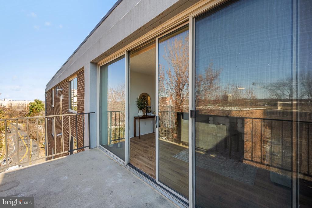 1515 S ARLINGTON RIDGE ROAD 703