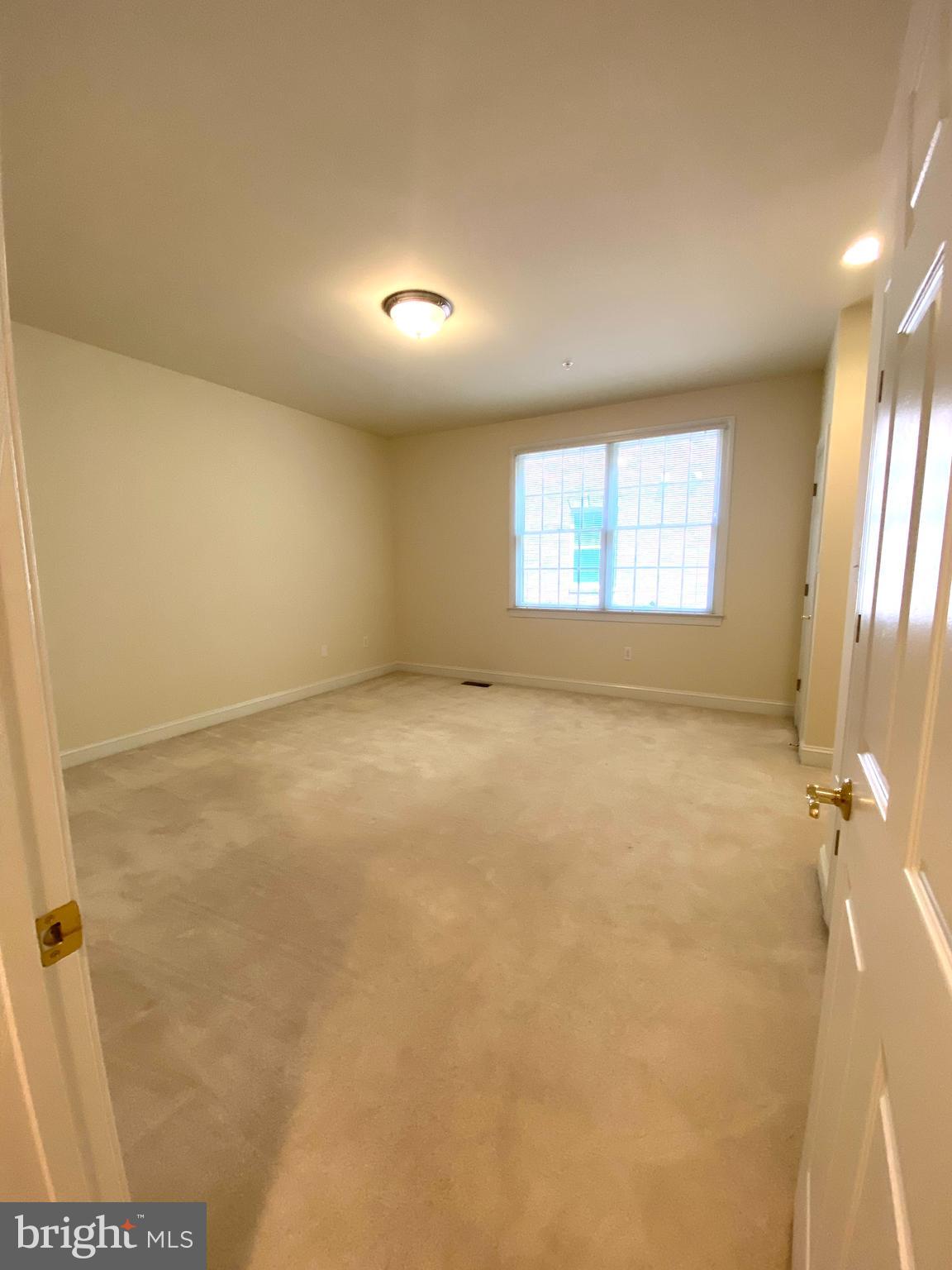 2621 FAIRFAX DRIVE