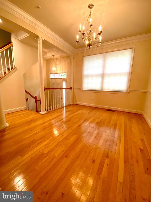 2621 FAIRFAX DRIVE