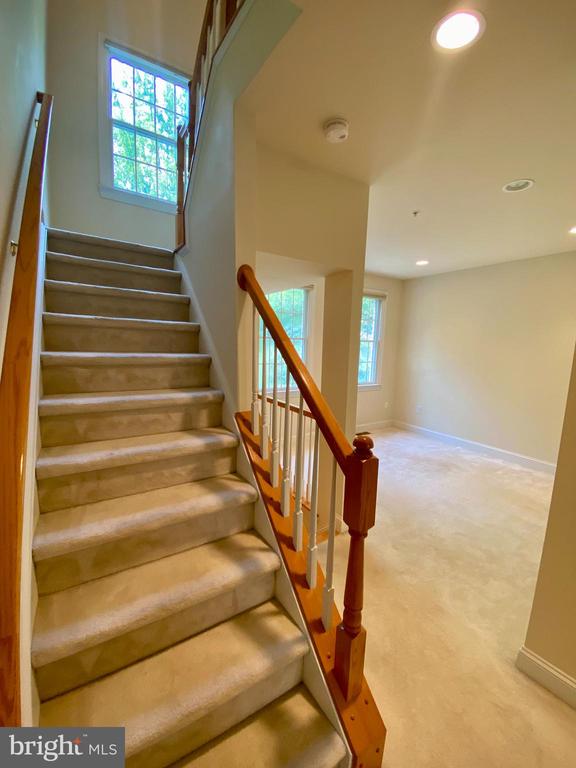 2621 FAIRFAX DRIVE