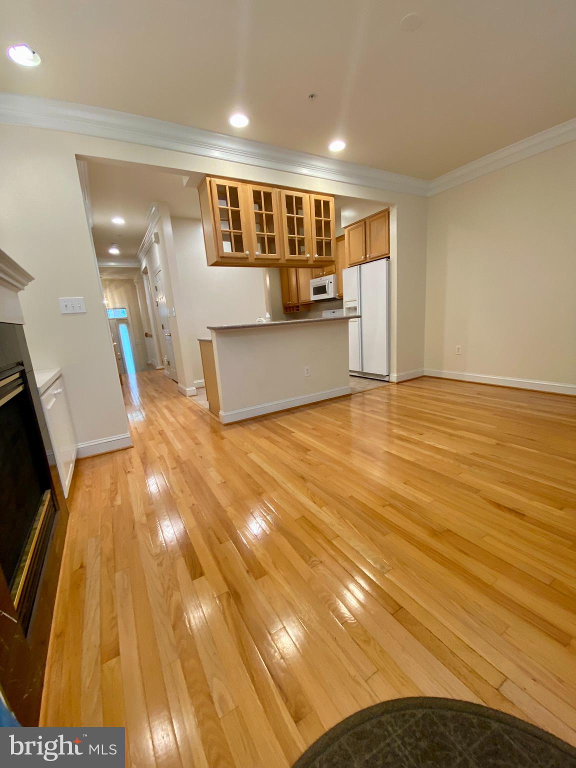 2621 FAIRFAX DRIVE