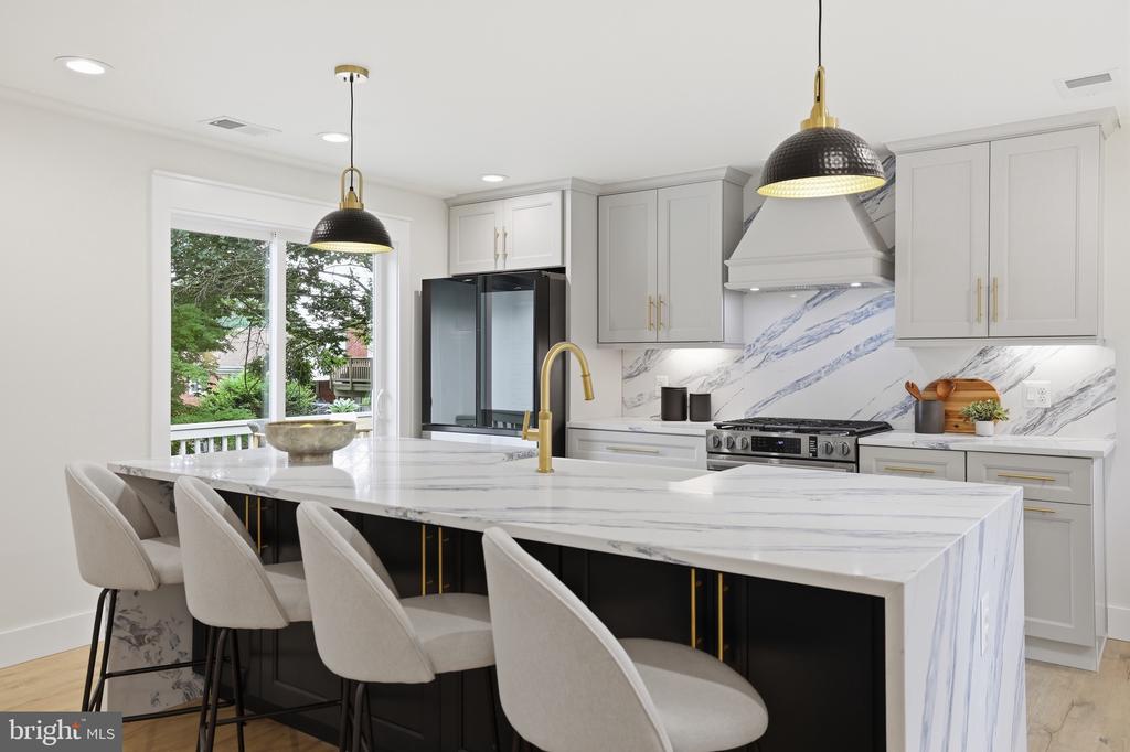 5940 4TH STREET N