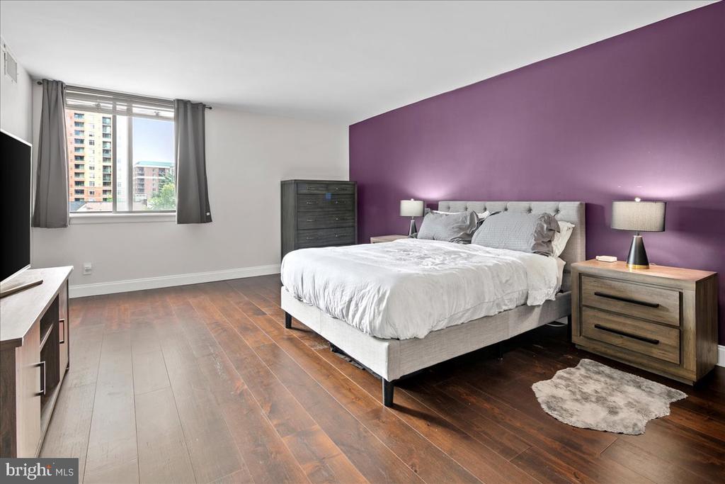 3800 FAIRFAX DRIVE Unit: 102