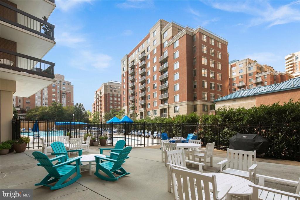 3800 FAIRFAX DRIVE Unit: 102