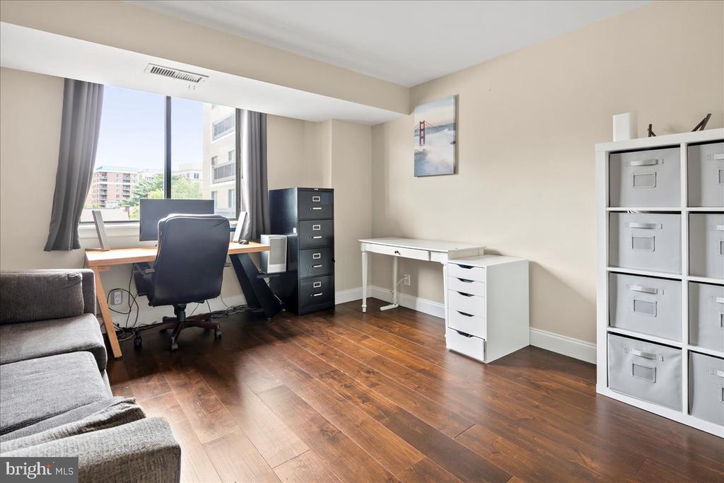 3800 FAIRFAX DRIVE Unit: 102