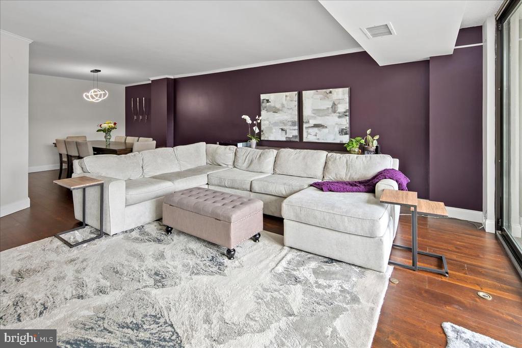 3800 FAIRFAX DRIVE Unit: 102